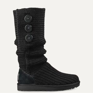 All black UGG classic Cardy boot size 8. Gently used and rarely worn outside.